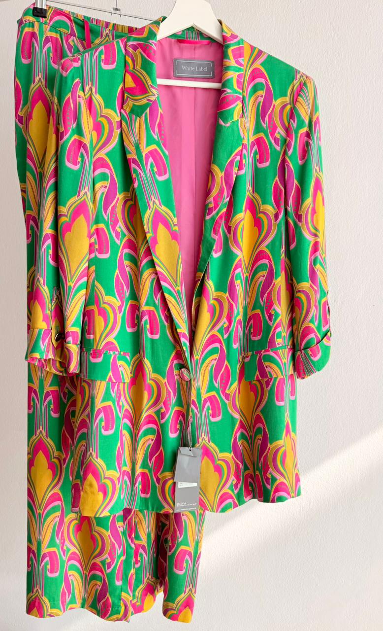 Women’s Flowing Pantsuit – Multicolor Floral Pattern (Blazer + Trousers)