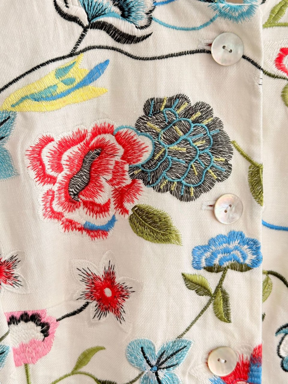 Women’s Long Linen Blazer – Pure White Linen with Embroidery