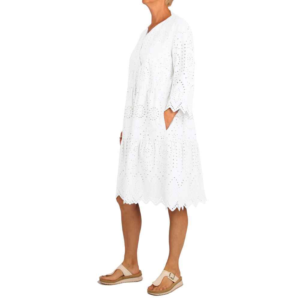 Women’s Embroidered Eyelet Dress – White