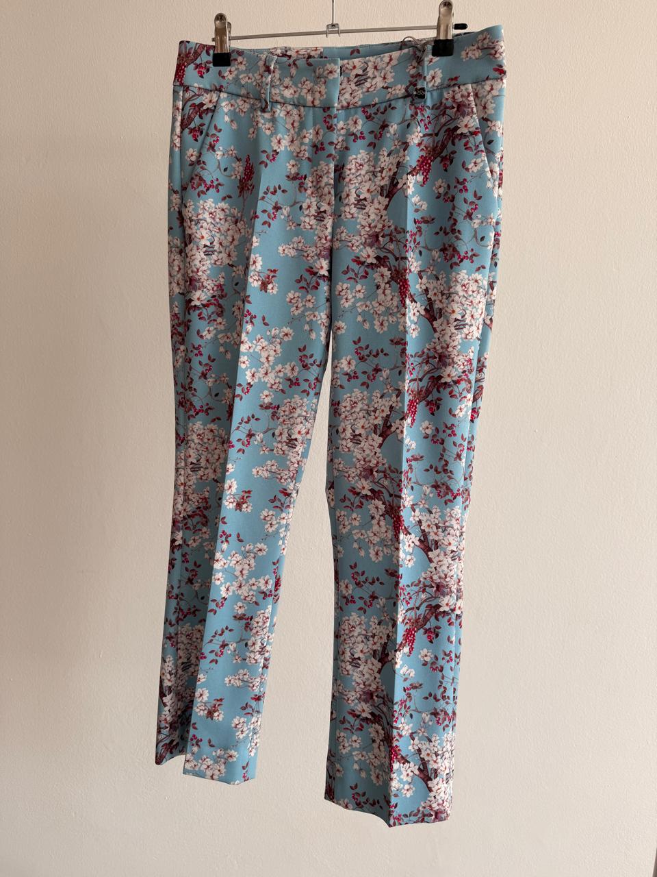 Women’s Cropped Printed Pants – Light Blue Floral
