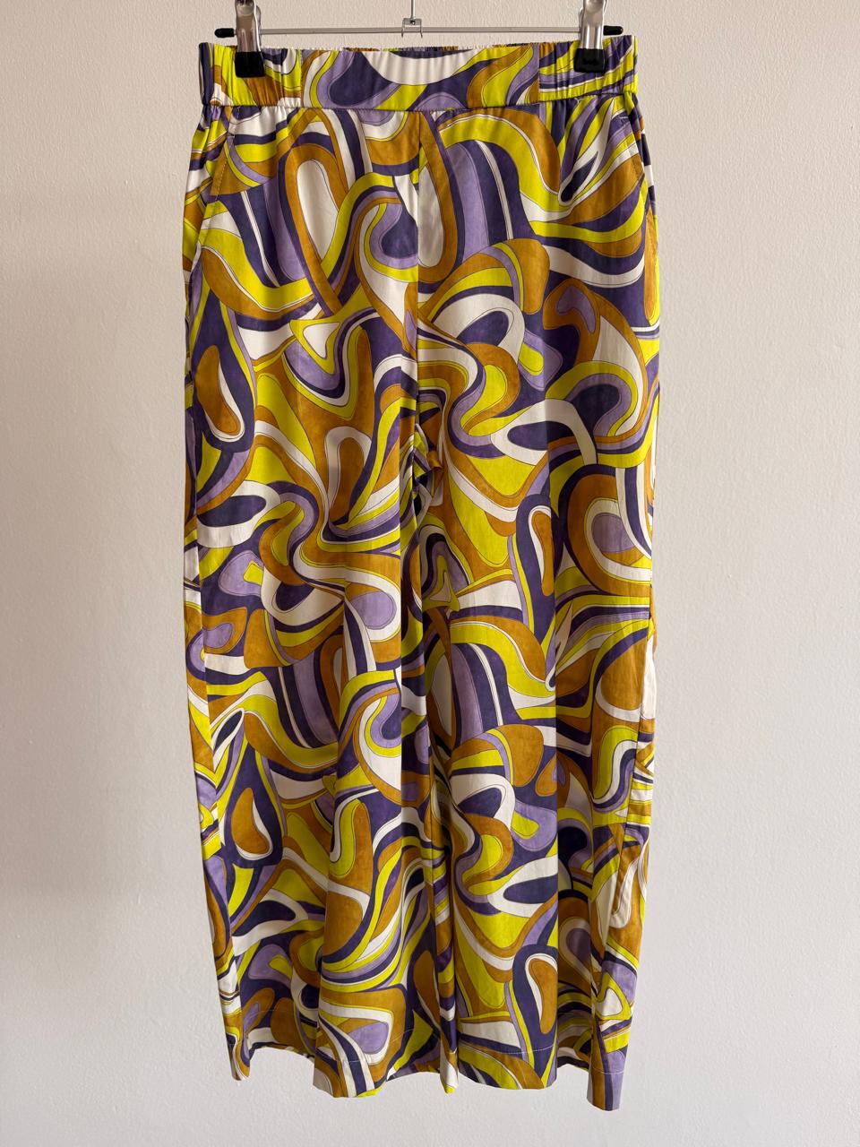 Women’s Cropped Summer Pants – Abstract Print